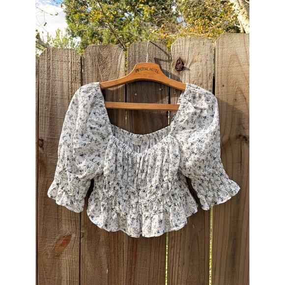 Smocked Prairie Crop Top – Vintage-Inspired Floral - Picture 2 of 8